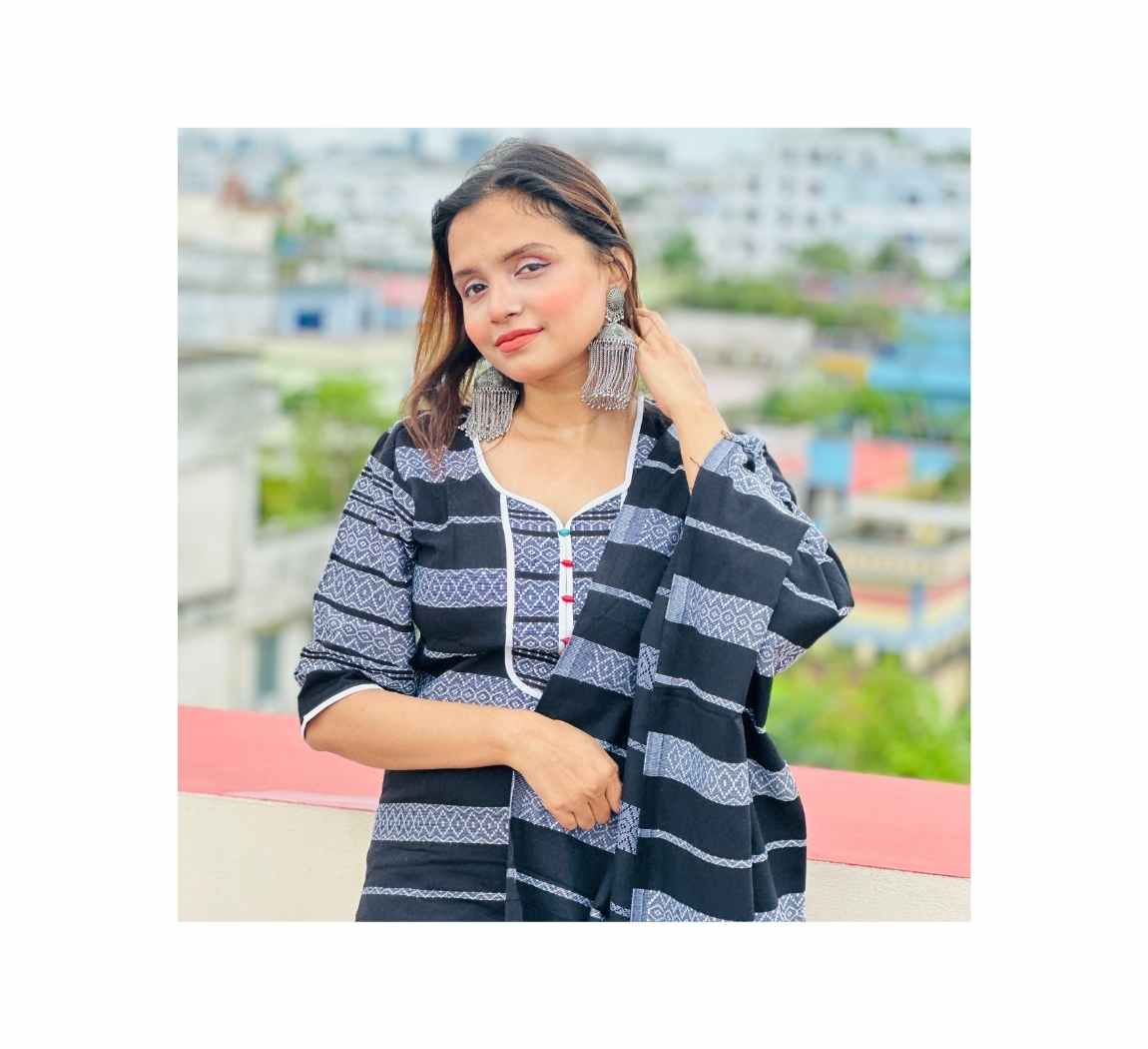 মনিপুরী থ্রিপিস